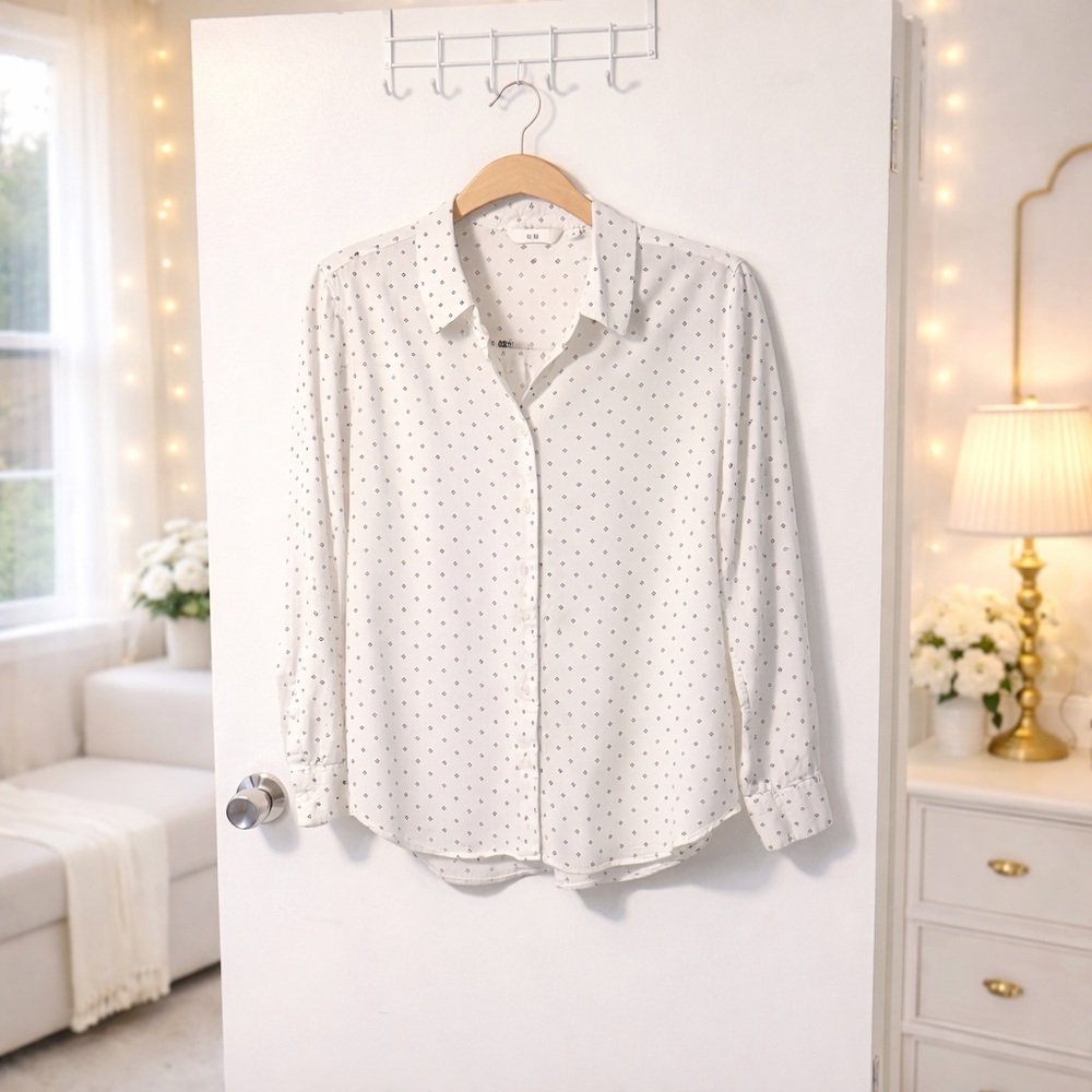 ✨ Uniqlo Button Down Blouse 100% Rayon Size S